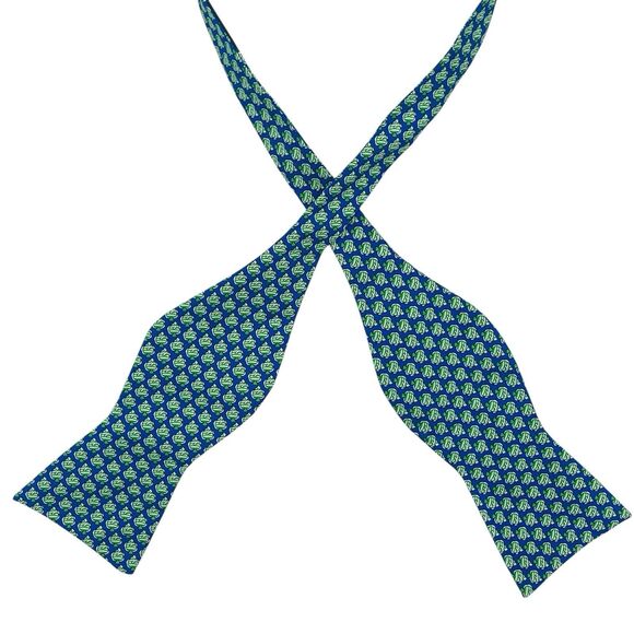 Tommy Hilfiger Men’s Green Fish Pattern Blue Silk Bow Tie - Picture 1 of 4